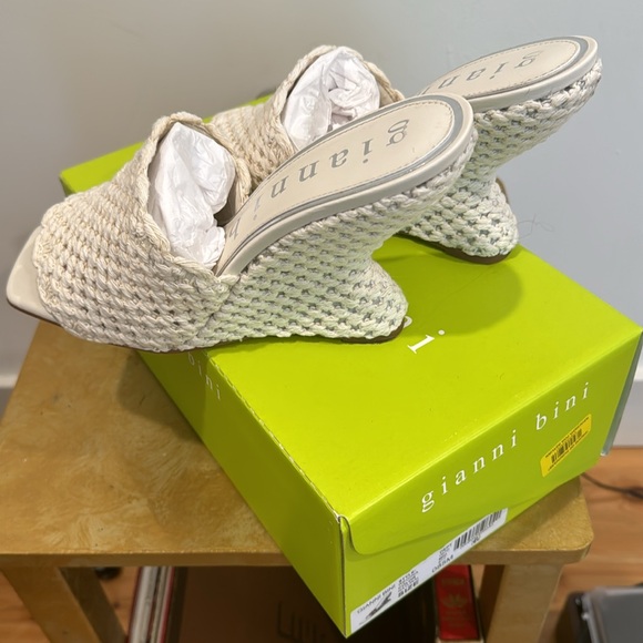 New in box crochet wedged heel slides - Picture 2 of 3